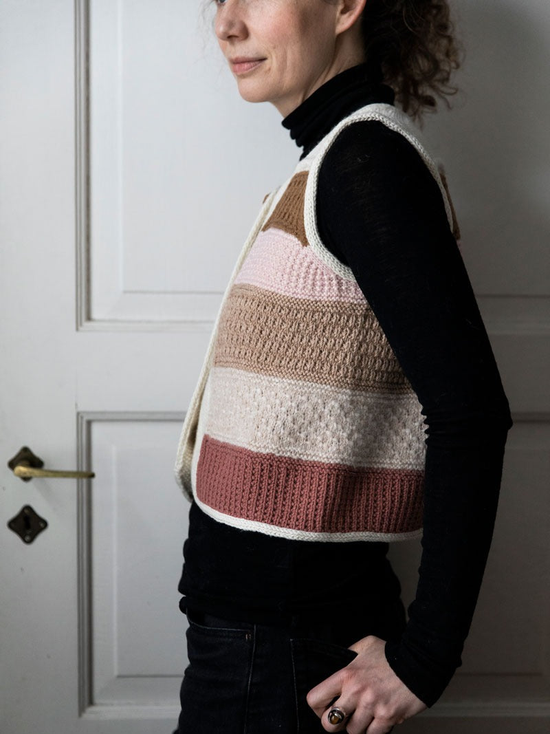 52 Weeks of Scrap Yarn - Projects for Crafters by Laine Publishing