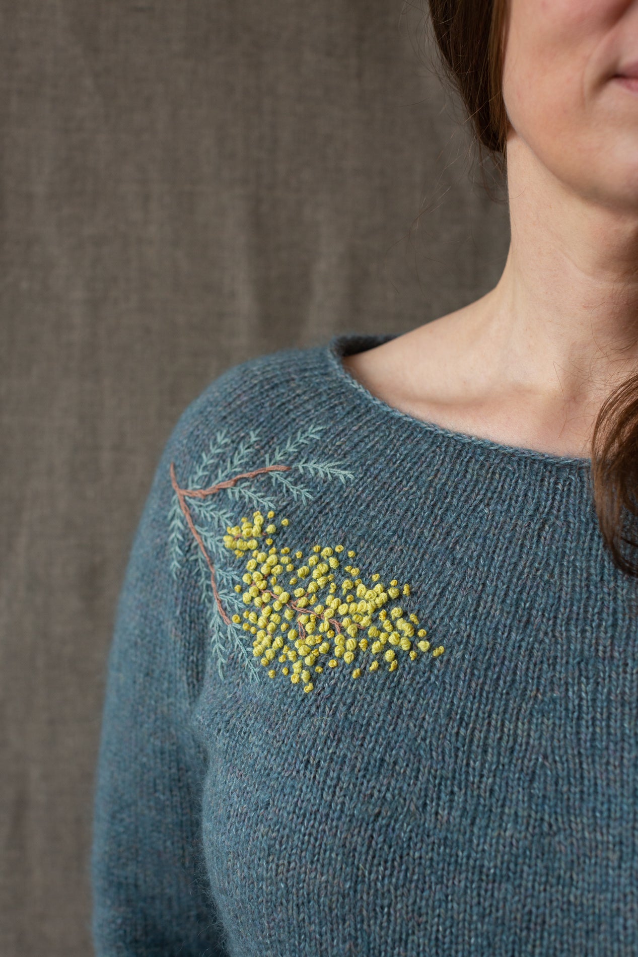 Sticken auf Strick von Judit Gummlich