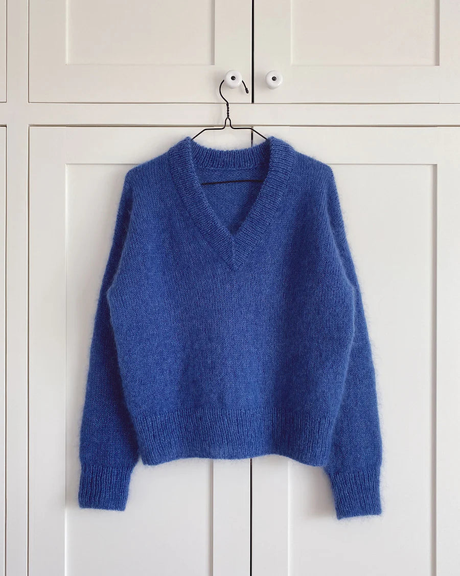 Stockholm Sweater V-Ausschnitt von PetiteKnit (DIN A5 Heft)