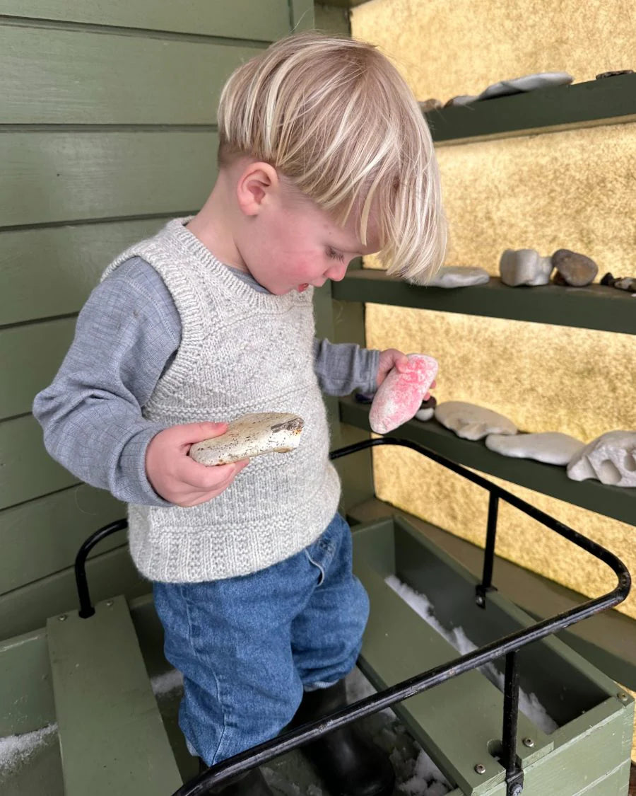 Storm Slipover Junior von PetiteKnit (DIN A5 Heft)