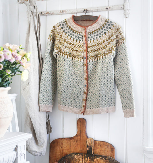 Traumhafte Strickjacken aus Norwegen von Kristin Wiola Ødegård