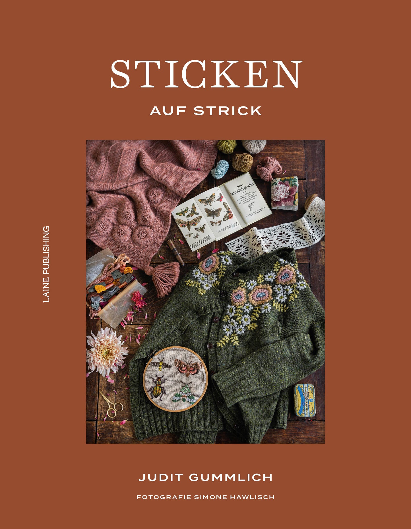 Sticken auf Strick von Judit Gummlich